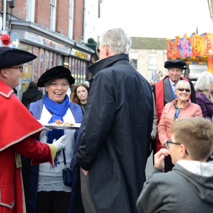 09-Cllr-Moira-Ann-Grainger-pig-slice-auction